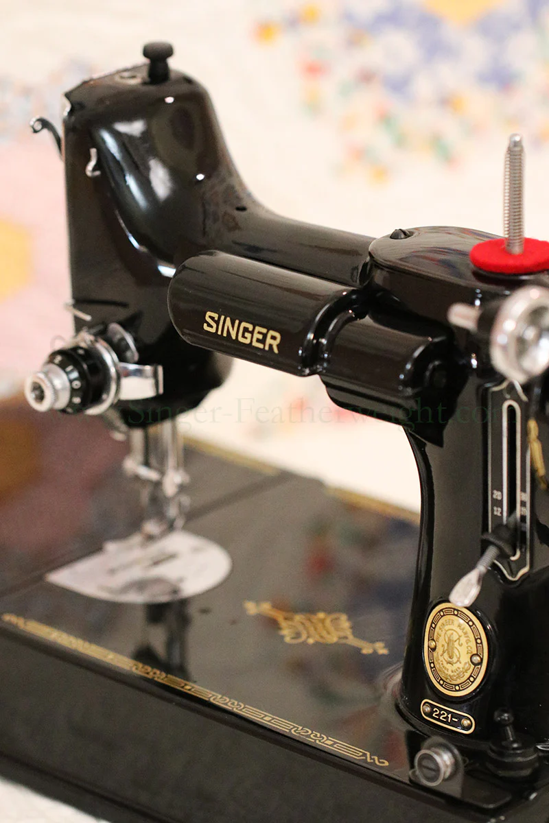 Singer Featherweight 221 Sewing Machine, AL541*** - Image 16