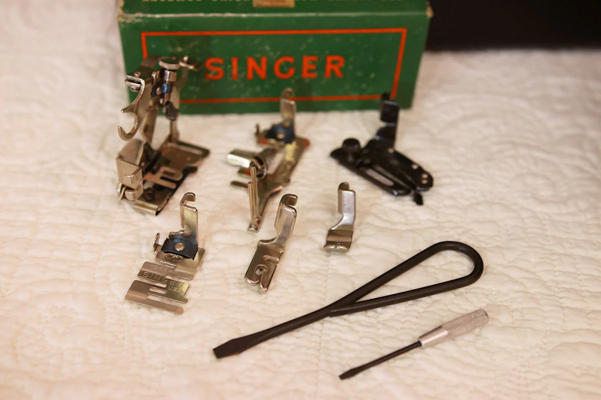 Singer Featherweight 221 Sewing Machine, AL541*** - Image 20