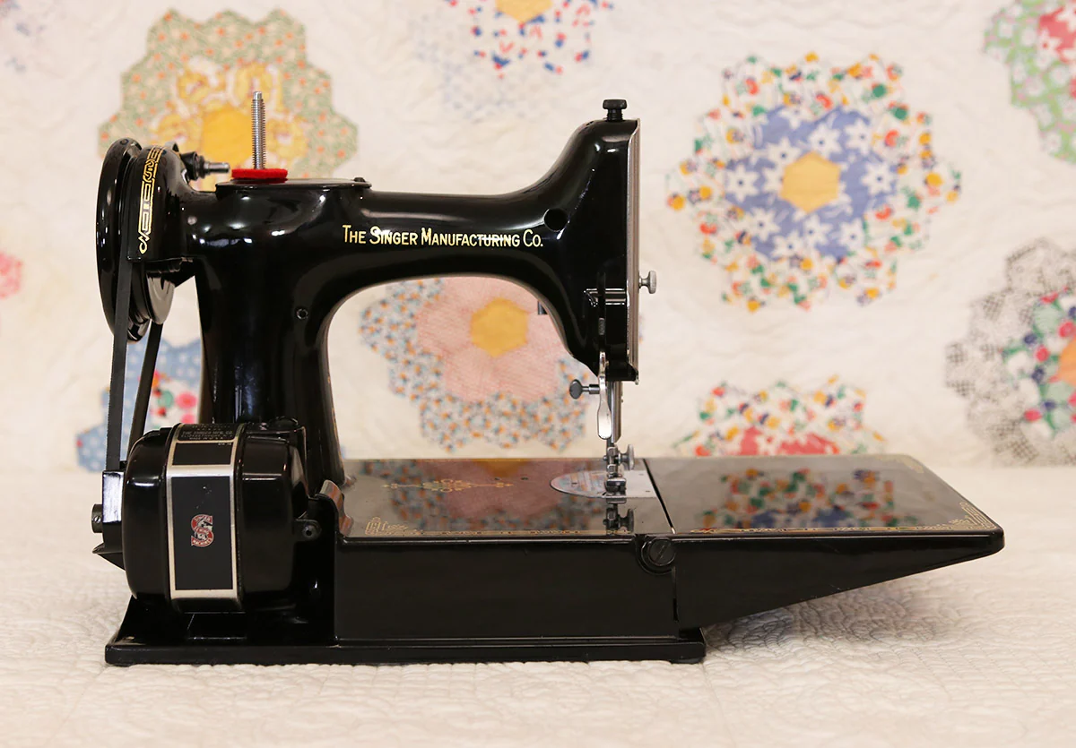 Singer Featherweight 221 Sewing Machine, AL541*** - Image 5