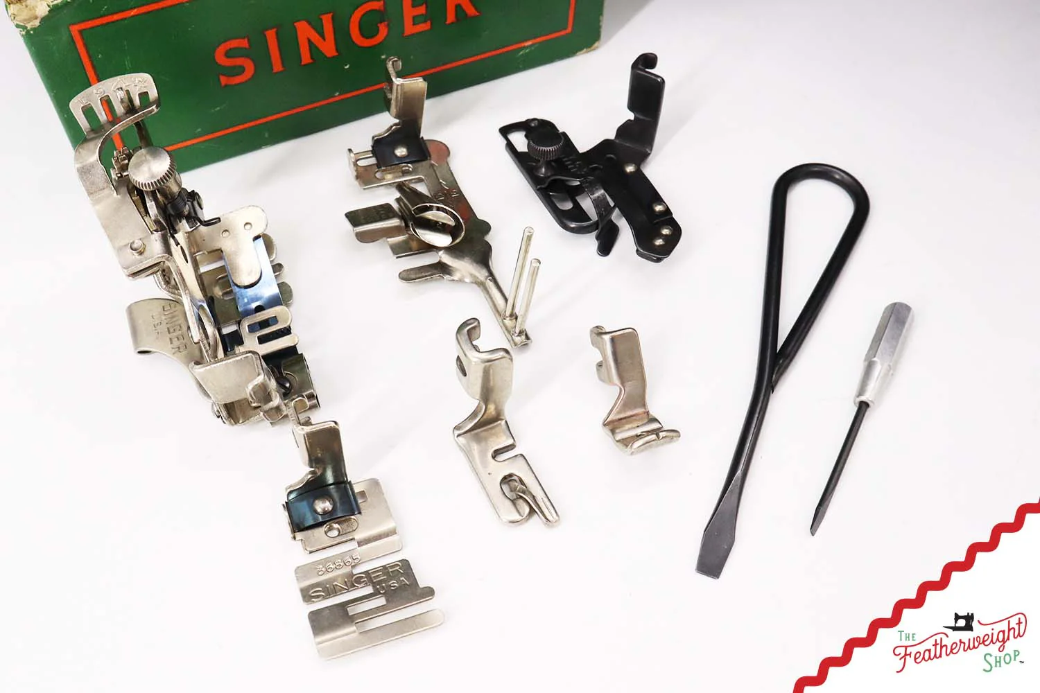 Singer Featherweight 221 Sewing Machine, AL549*** - 1953 - Image 16