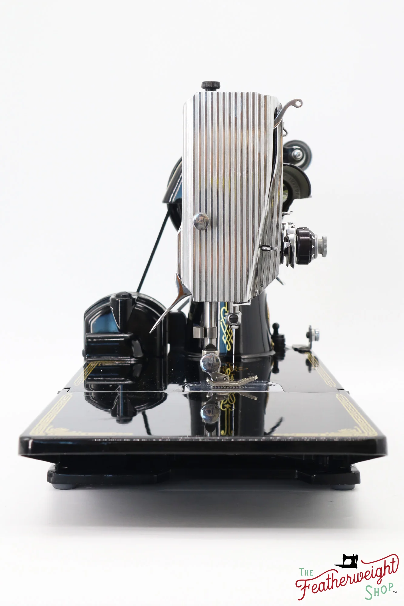 Singer Featherweight 221 Sewing Machine, AL550*** - 1953 - Image 4