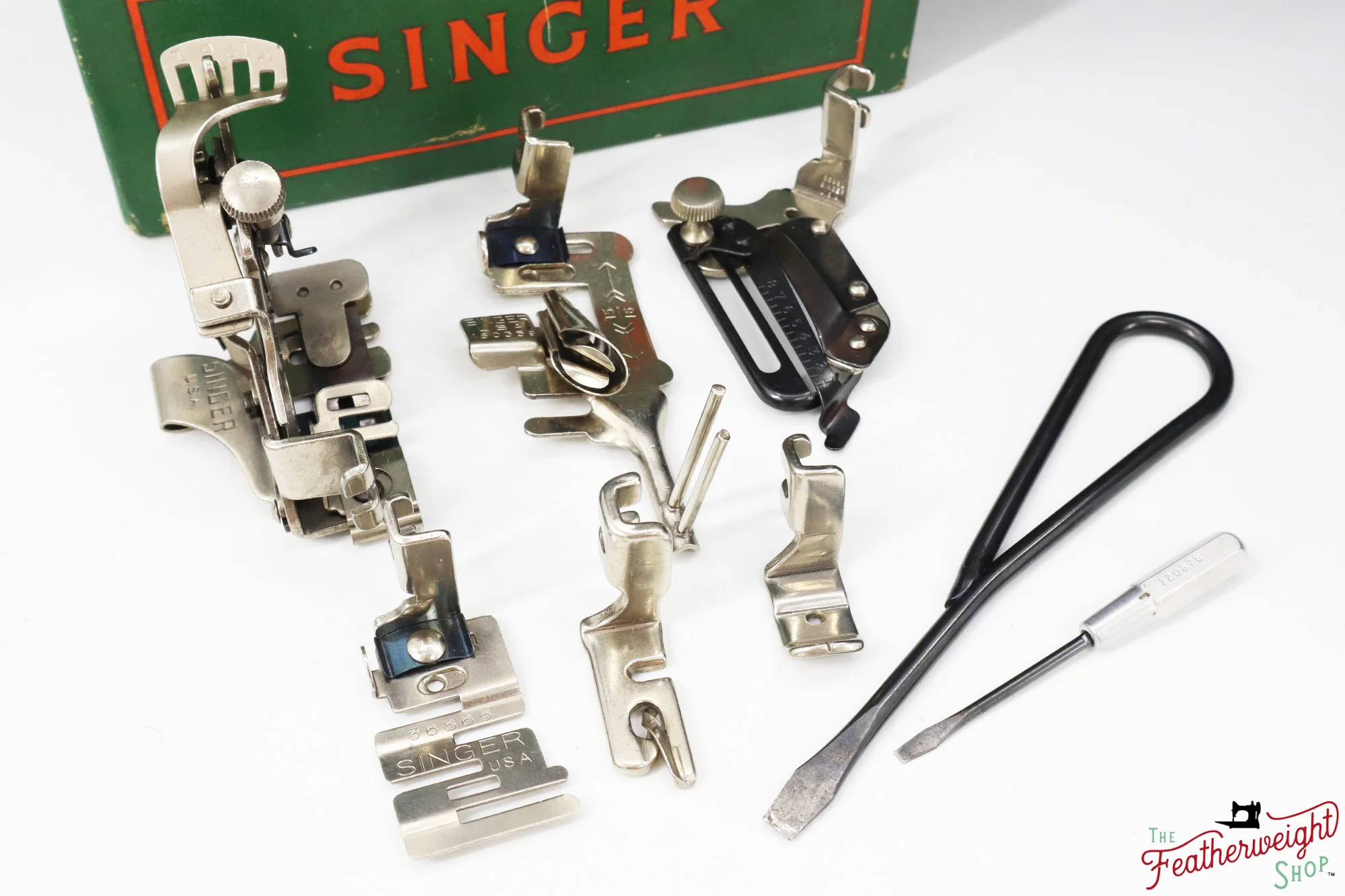 Singer Featherweight 221 Sewing Machine, AL555*** - 1953 - Image 18