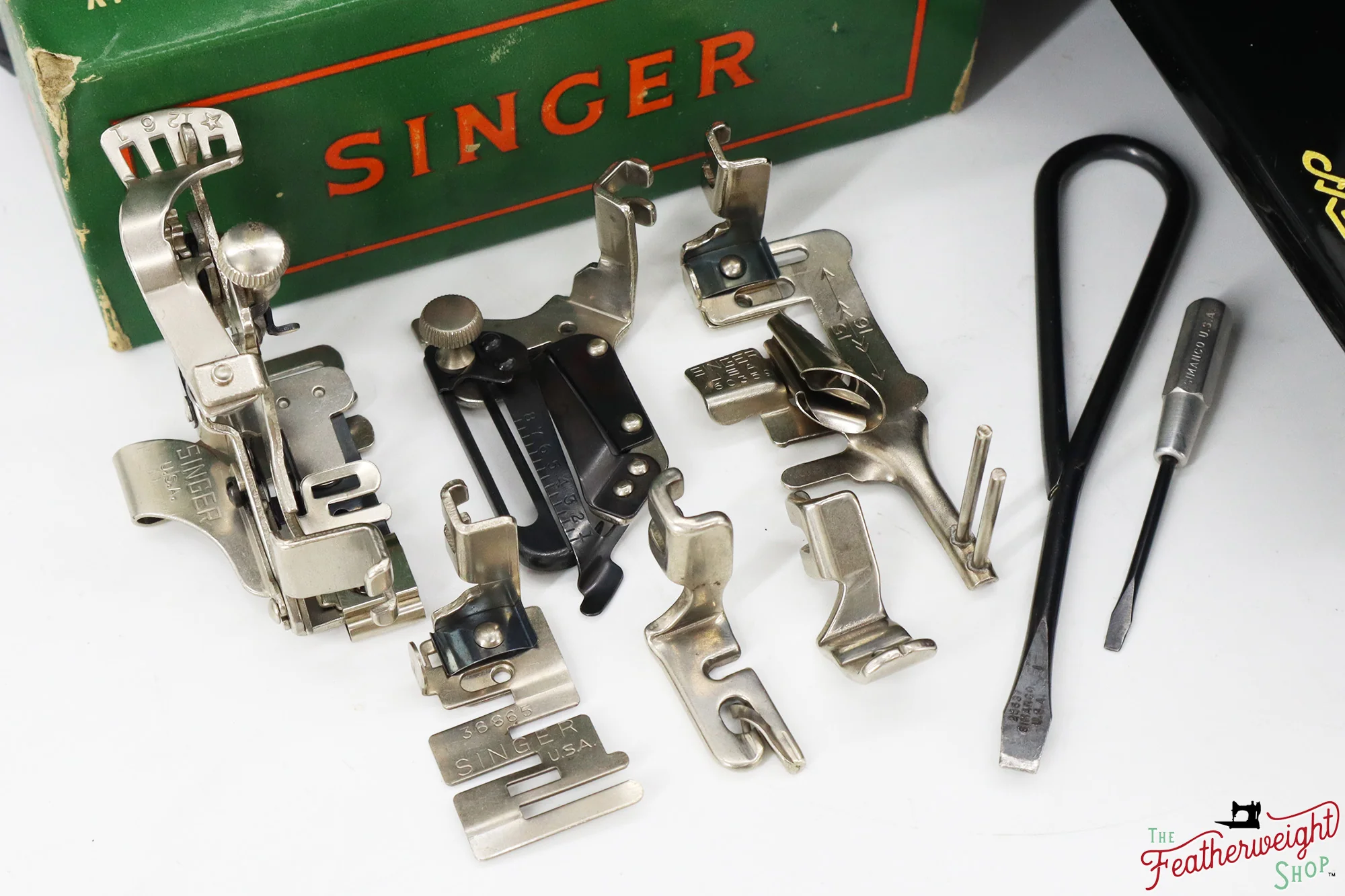 Singer Featherweight 221 Sewing Machine, AL564*** - 1953 - Image 16