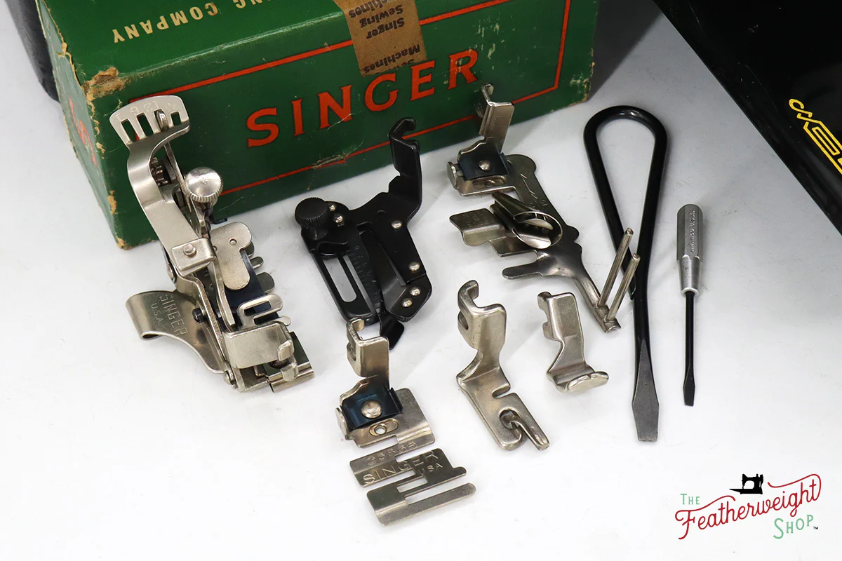 Singer Featherweight 221 Sewing Machine, AL567*** - 1953 - Image 18