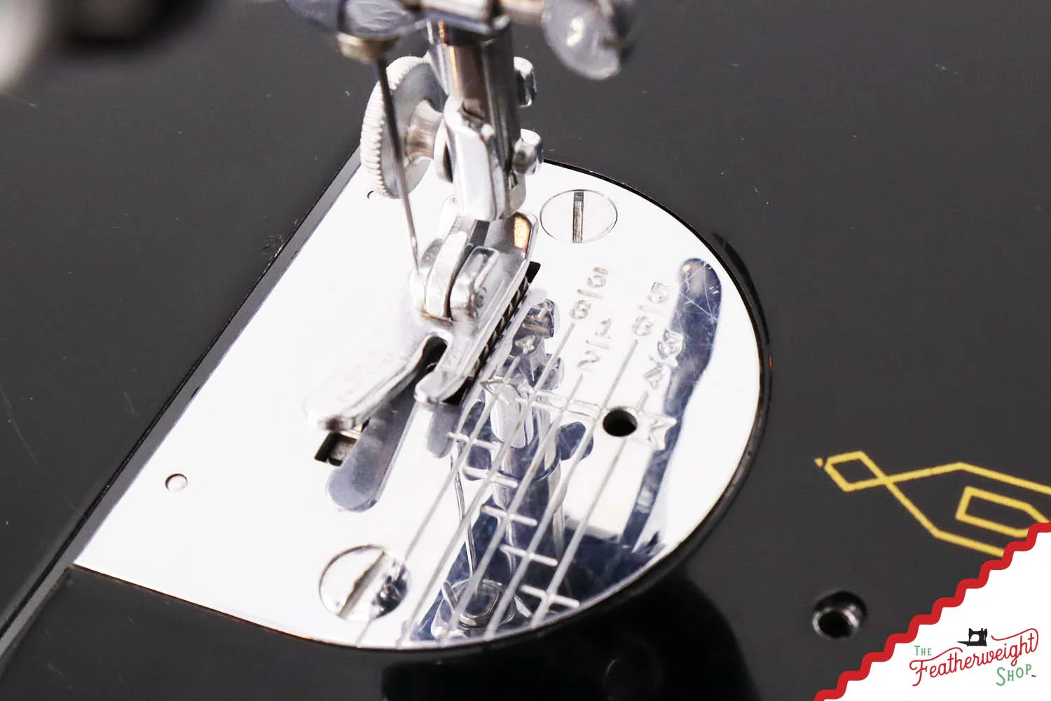 Singer Featherweight 221 Sewing Machine, AL697*** - 1954 - Image 15