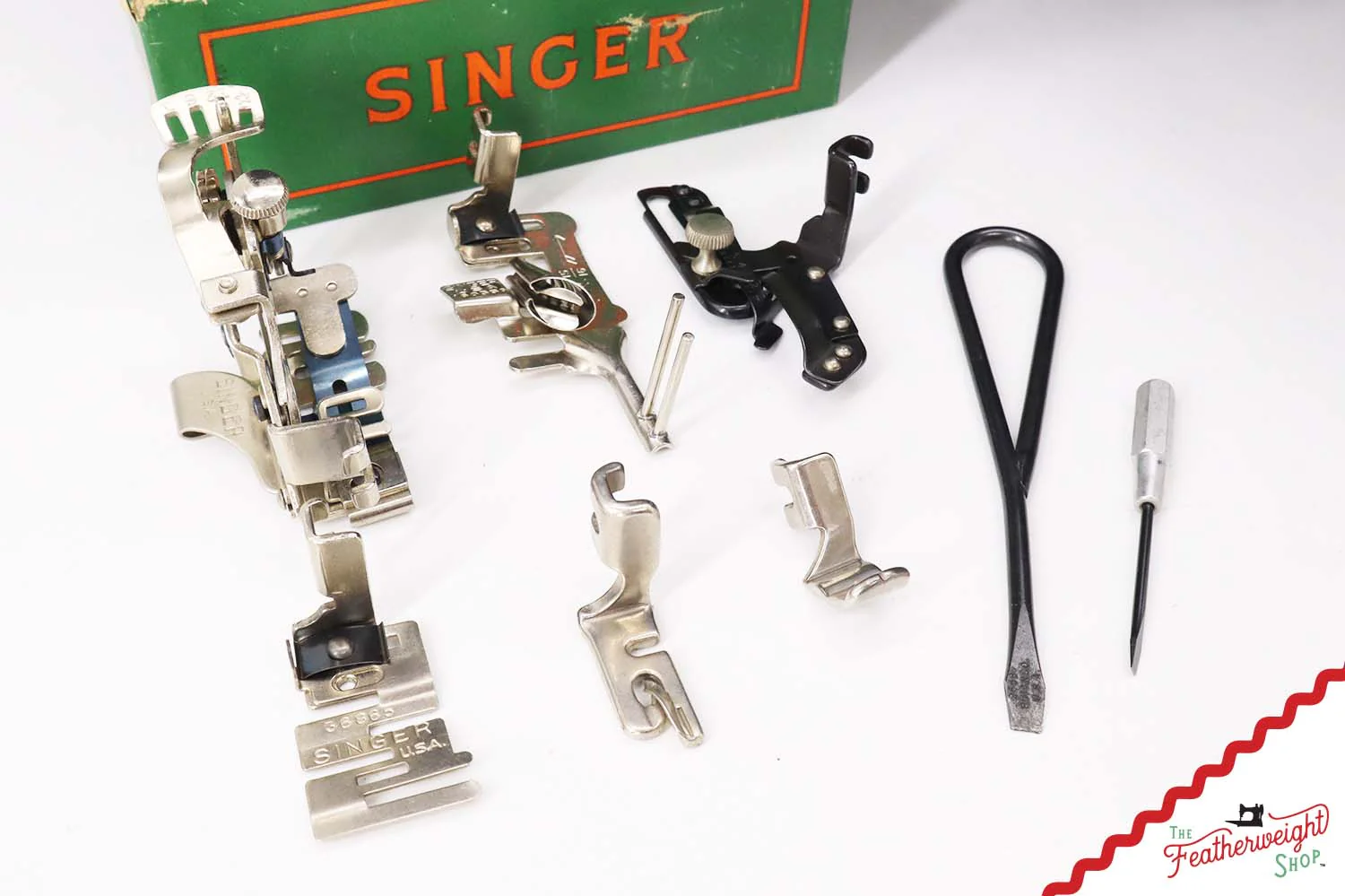 Singer Featherweight 221 Sewing Machine, AL697*** - 1954 - Image 17