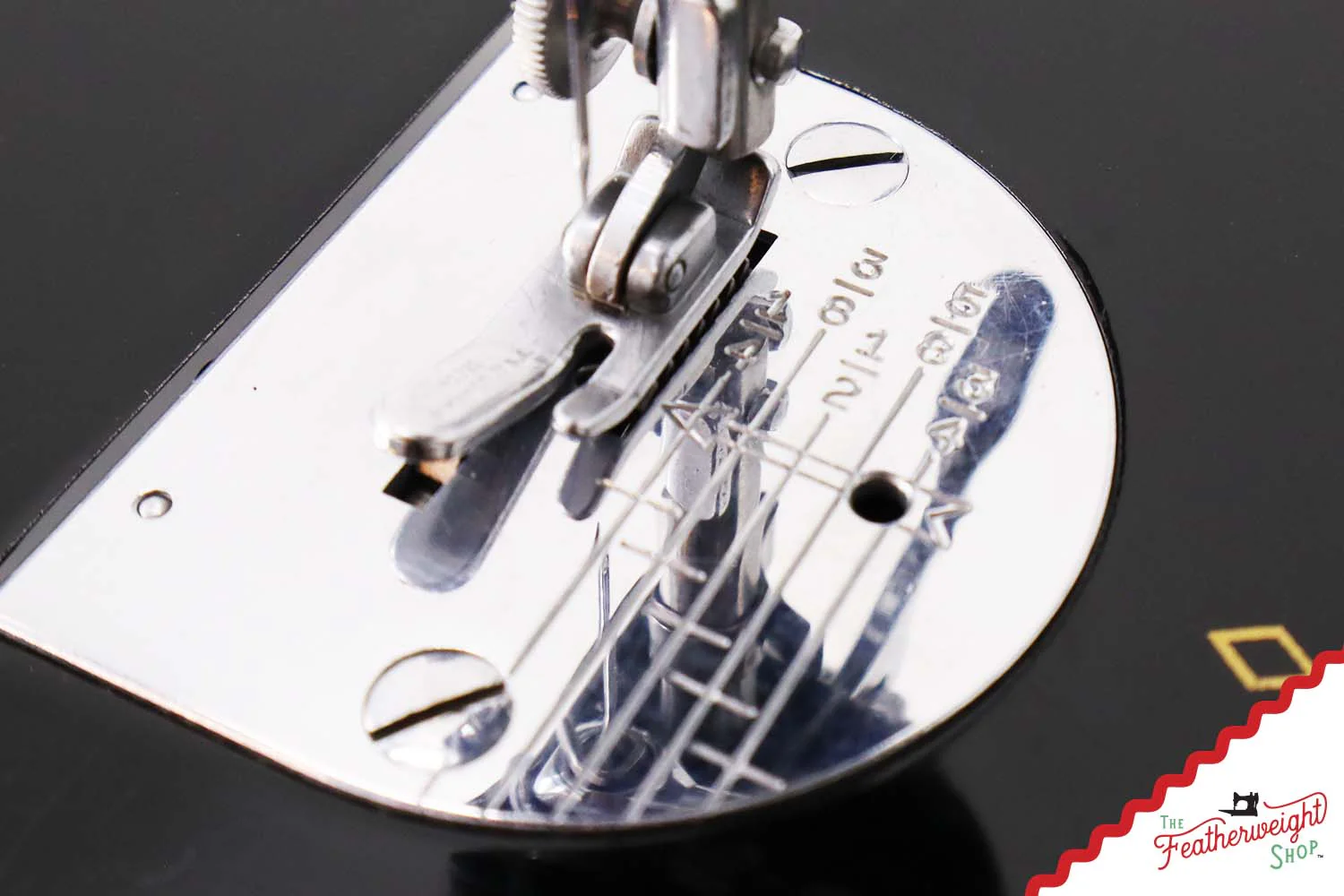 Singer Featherweight 221 Sewing Machine, AL700*** - 1954 - Image 14