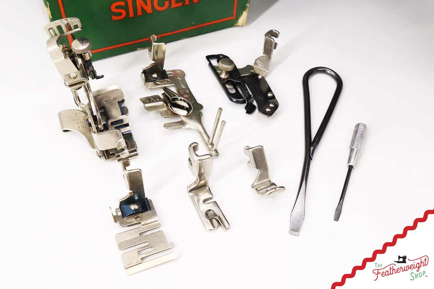 Singer Featherweight 221 Sewing Machine, AL700*** - 1954 - Image 17