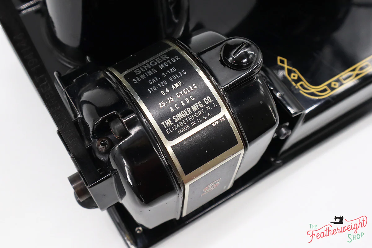 Singer Featherweight 221 Sewing Machine, AL709*** - Image 17