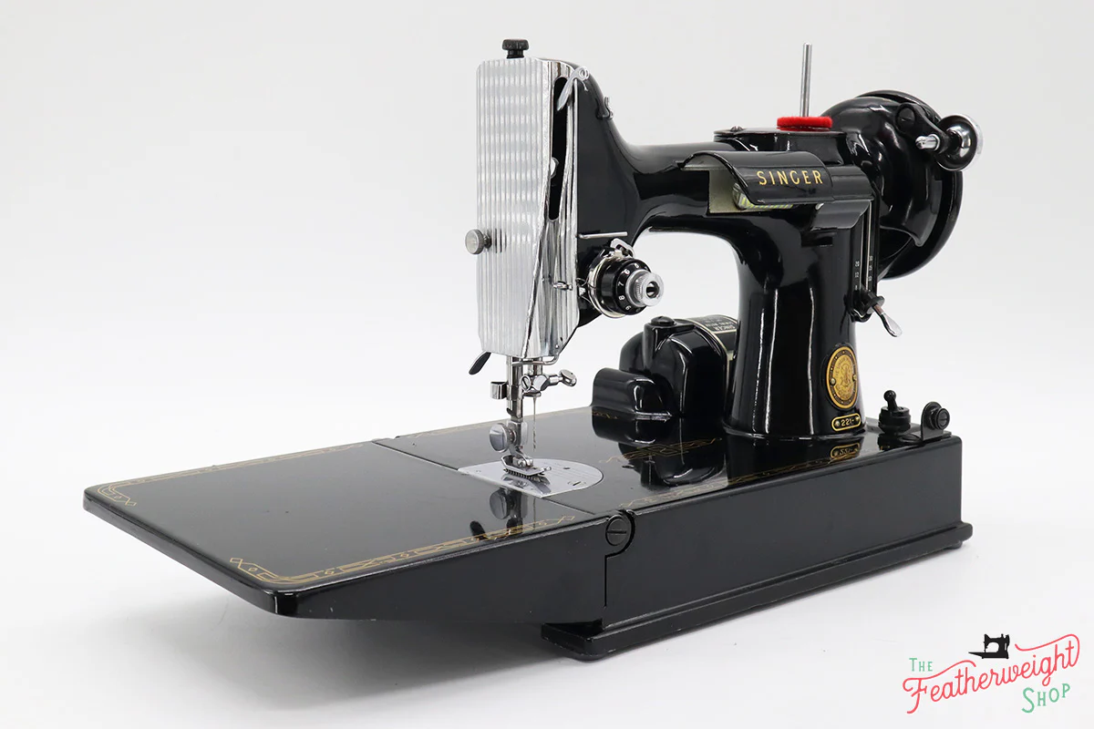Singer Featherweight 221 Sewing Machine, AL709*** - Image 3