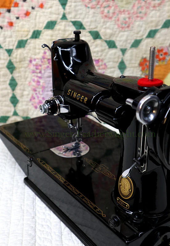 Singer Featherweight 221 Sewing Machine, AL716*** - Image 13