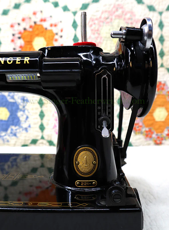 Singer Featherweight 221 Sewing Machine, AL716*** - Image 15