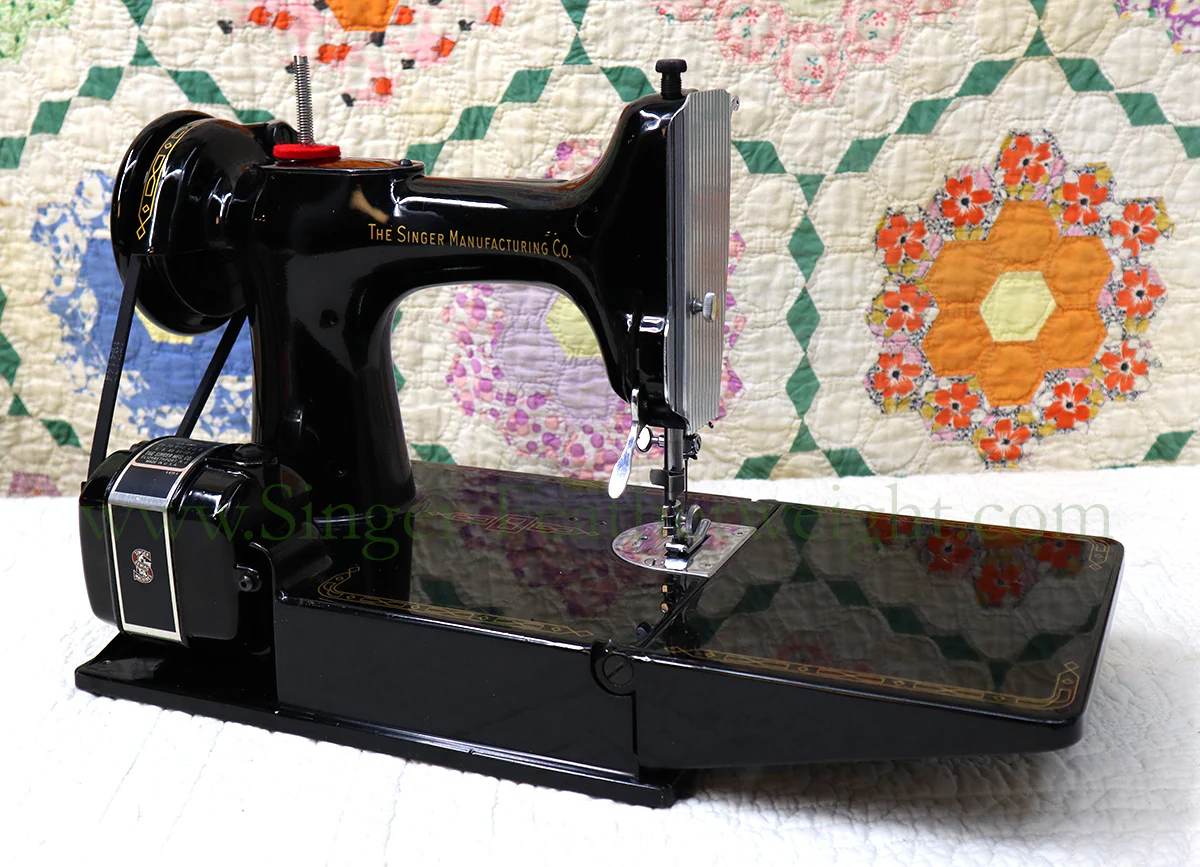 Singer Featherweight 221 Sewing Machine, AL716*** - Image 6