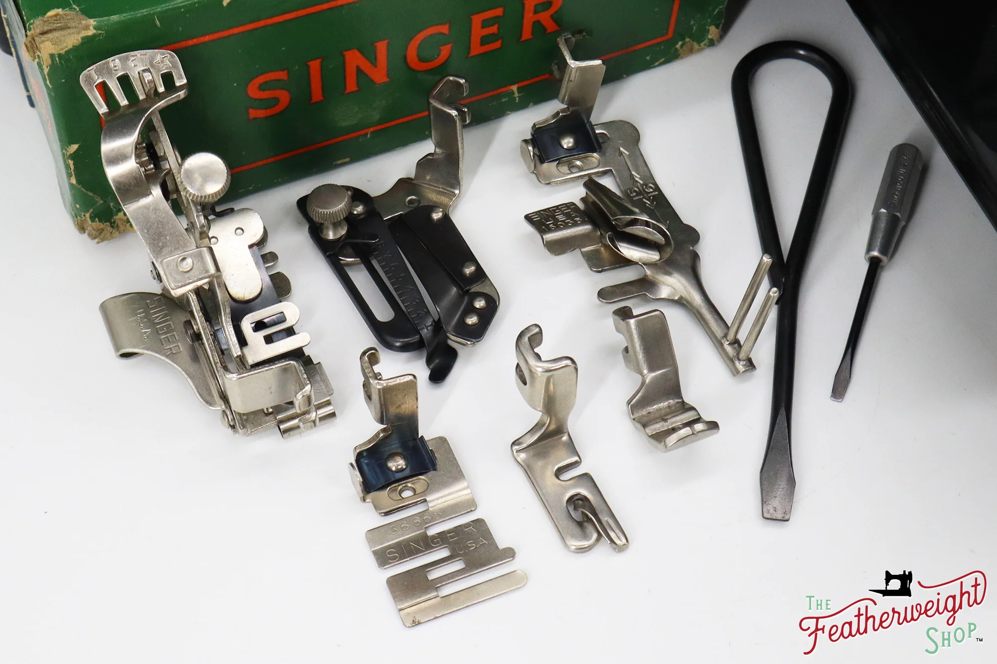 Singer Featherweight 221 Sewing Machine, AL735*** - 1954 - Image 16