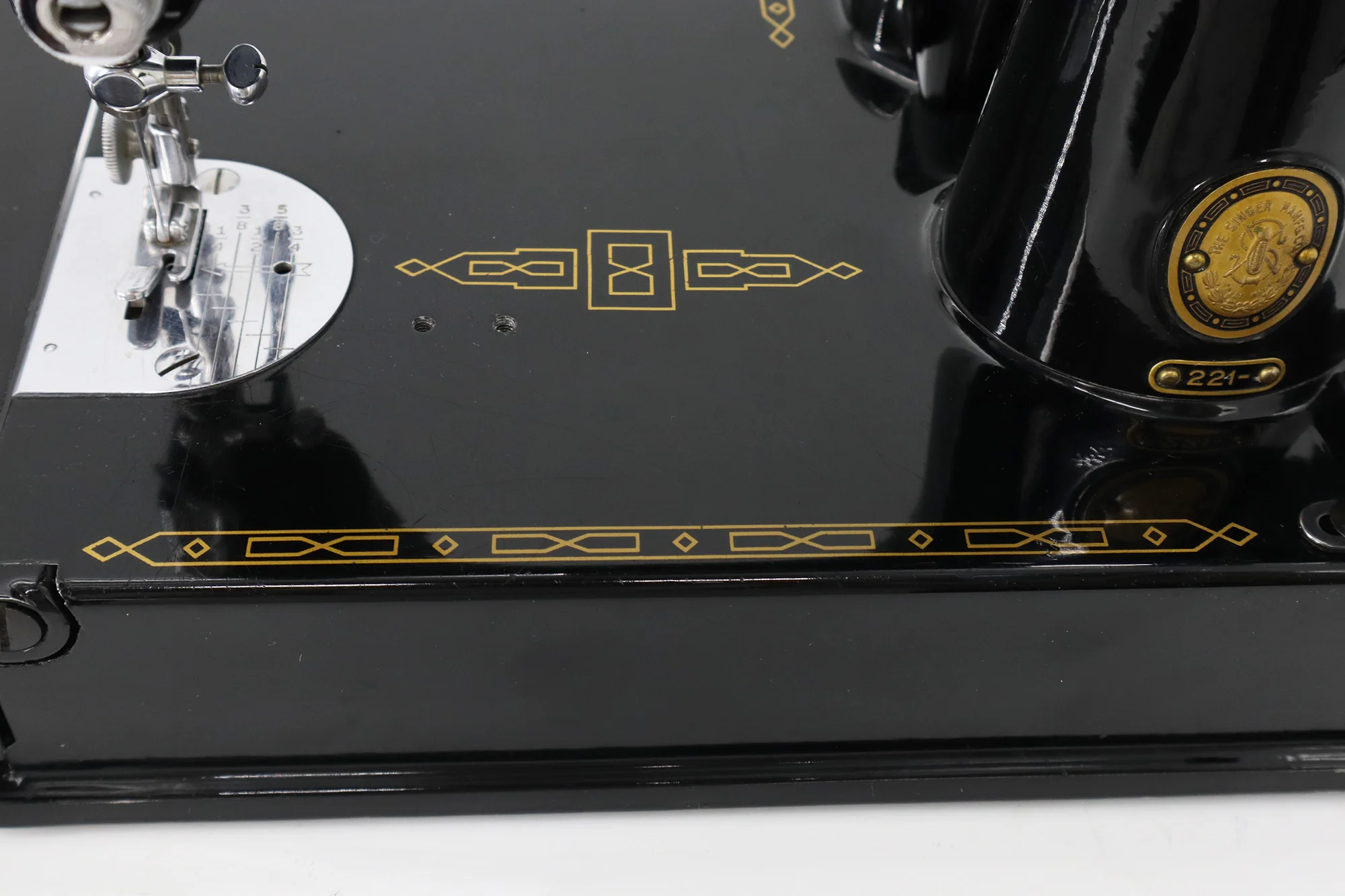 Singer Featherweight 221 Sewing Machine - AL906*** - Image 10