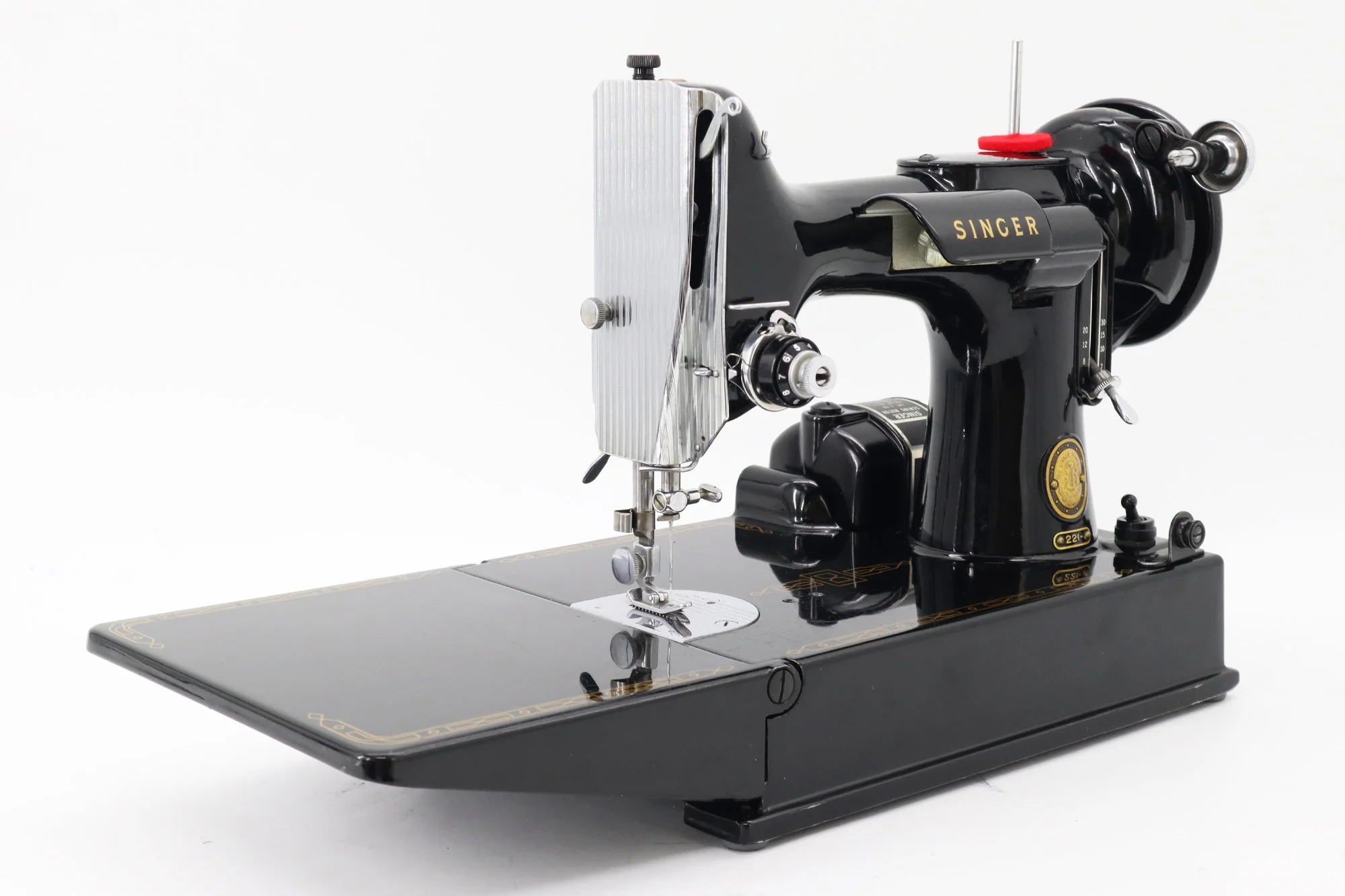 Singer Featherweight 221 Sewing Machine - AL906*** - Image 3