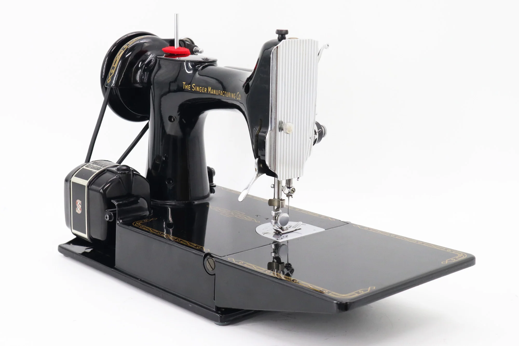 Singer Featherweight 221 Sewing Machine - AL906*** - Image 6