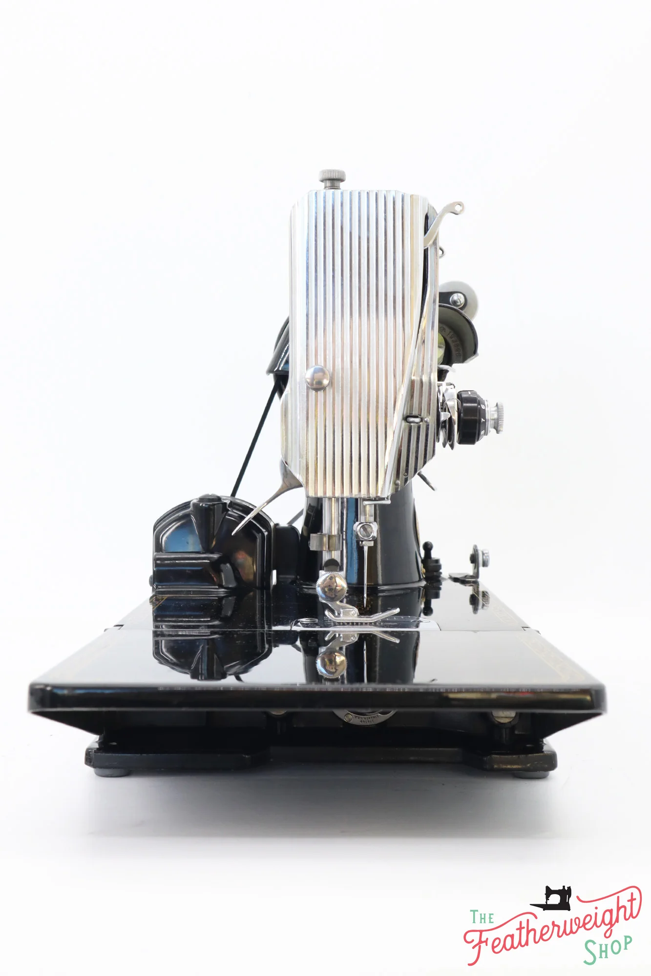 Singer Featherweight 221 Sewing Machine - AL924*** - 1955 - Image 5