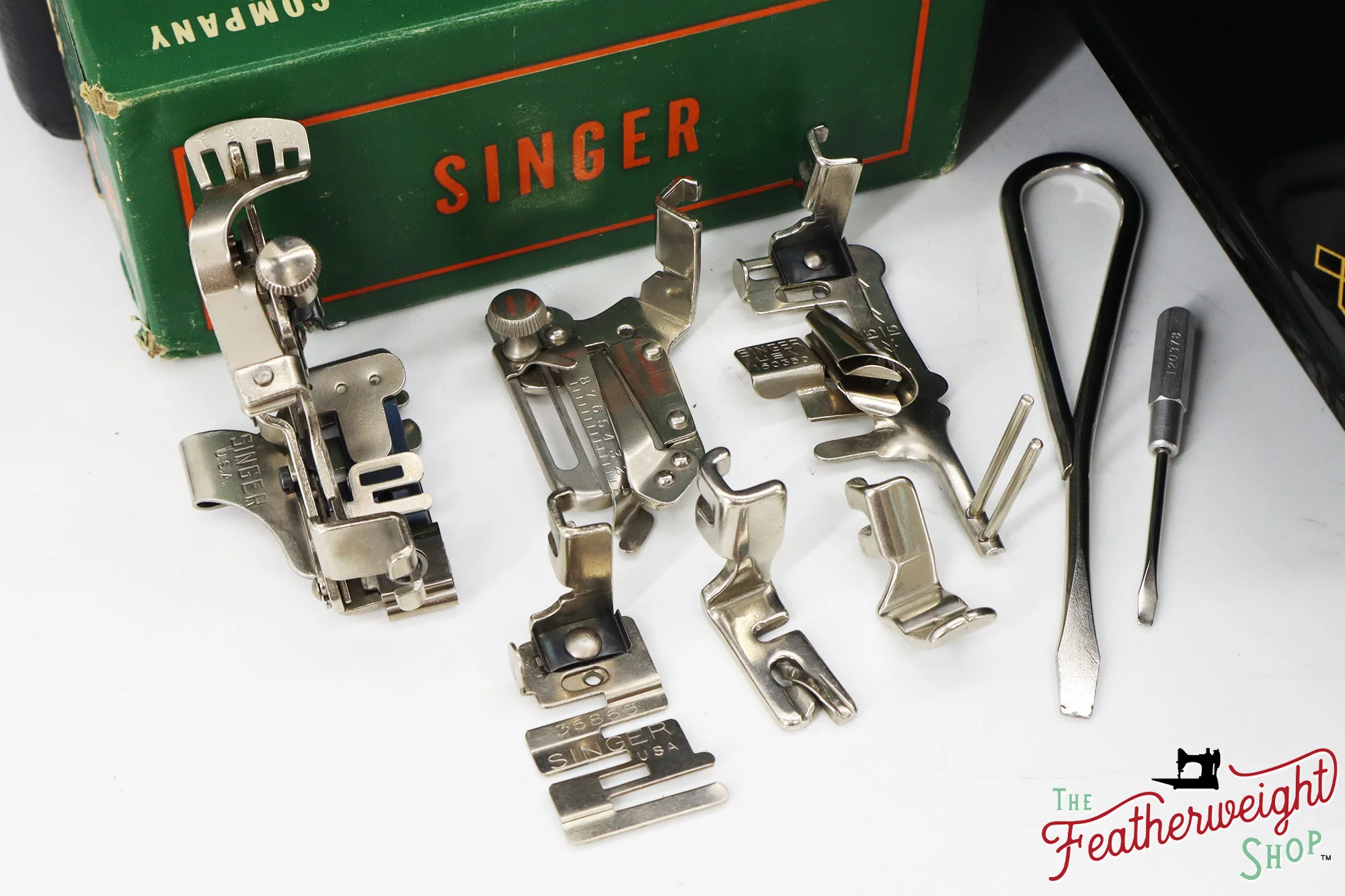 Singer Featherweight 221 Sewing Machine, AL9364** - 1955 - Image 14