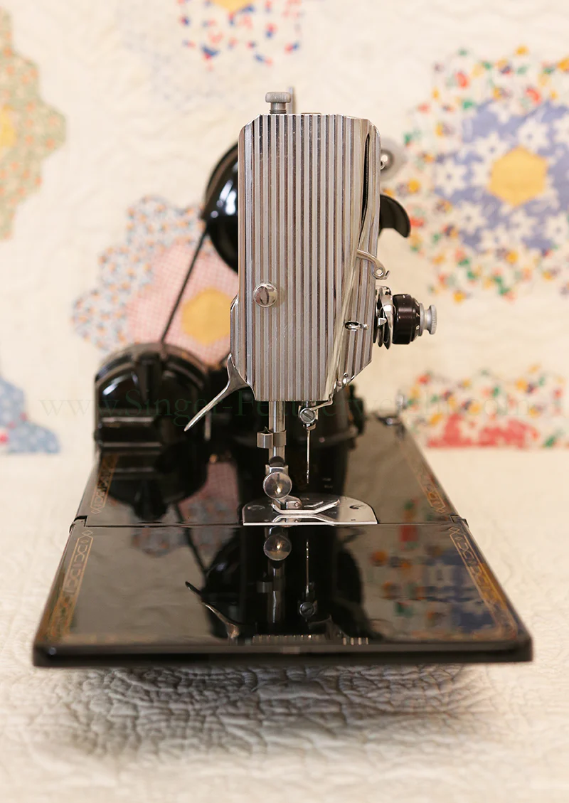 Singer Featherweight 221 Sewing Machine, AM150*** - Image 4