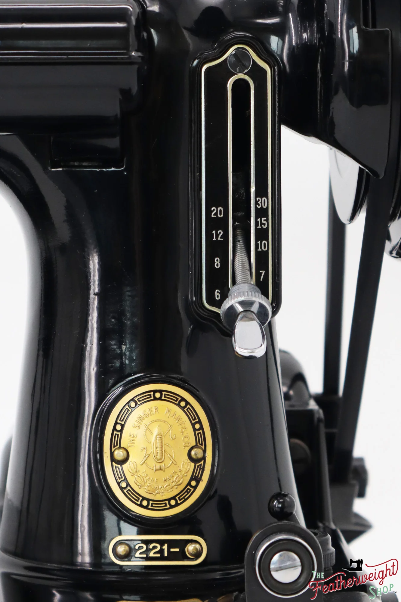 Singer Featherweight 221 Sewing Machine, AM151*** - 1955 - Image 13