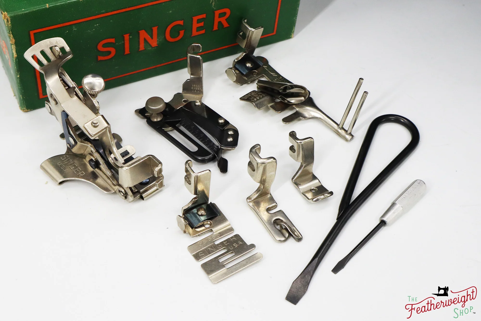 Singer Featherweight 221 Sewing Machine, AM151*** - 1955 - Image 16