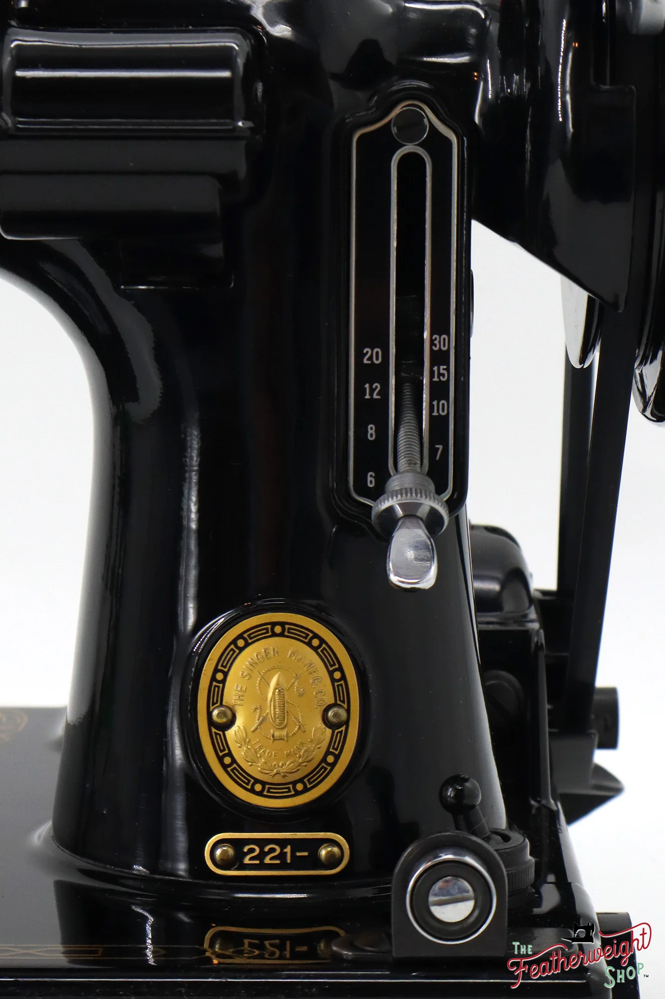 Singer Featherweight 221 Sewing Machine, AM154** - 1955 - Image 13