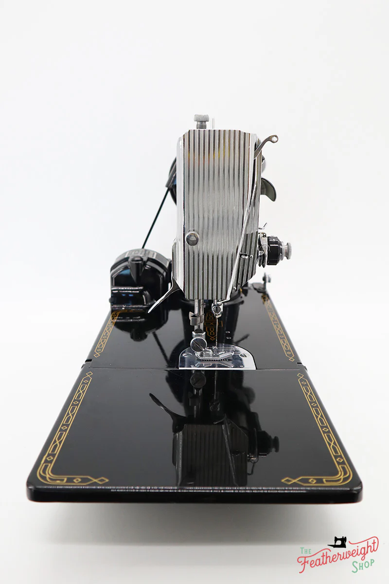 Singer Featherweight 221 Sewing Machine, AM155*** - Image 4