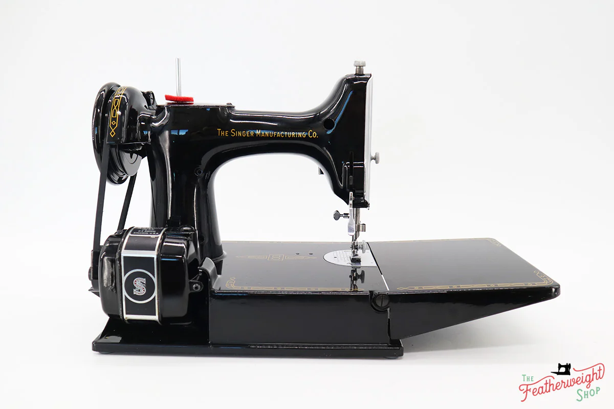 Singer Featherweight 221 Sewing Machine, AM155*** - Image 6