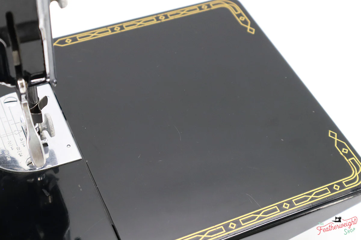 Singer Featherweight 221 Sewing Machine, AM156*** - Image 10