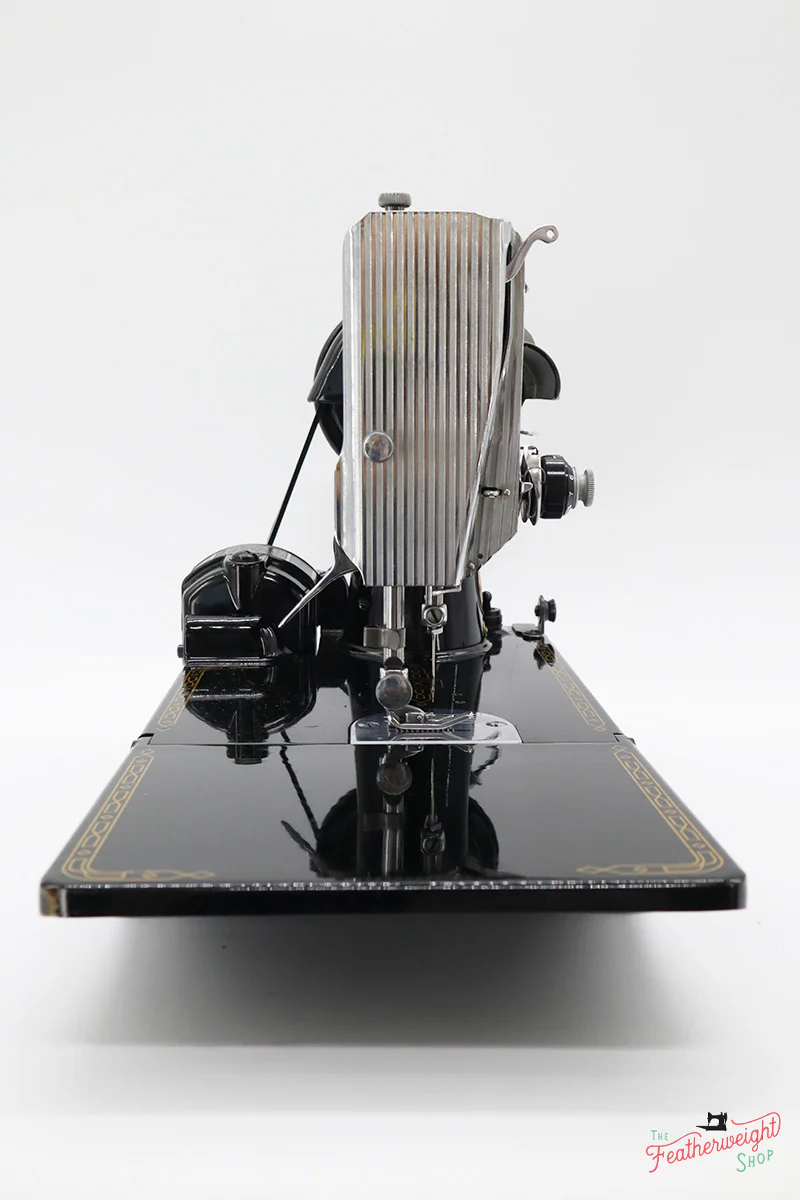 Singer Featherweight 221 Sewing Machine, AM156*** - Image 4