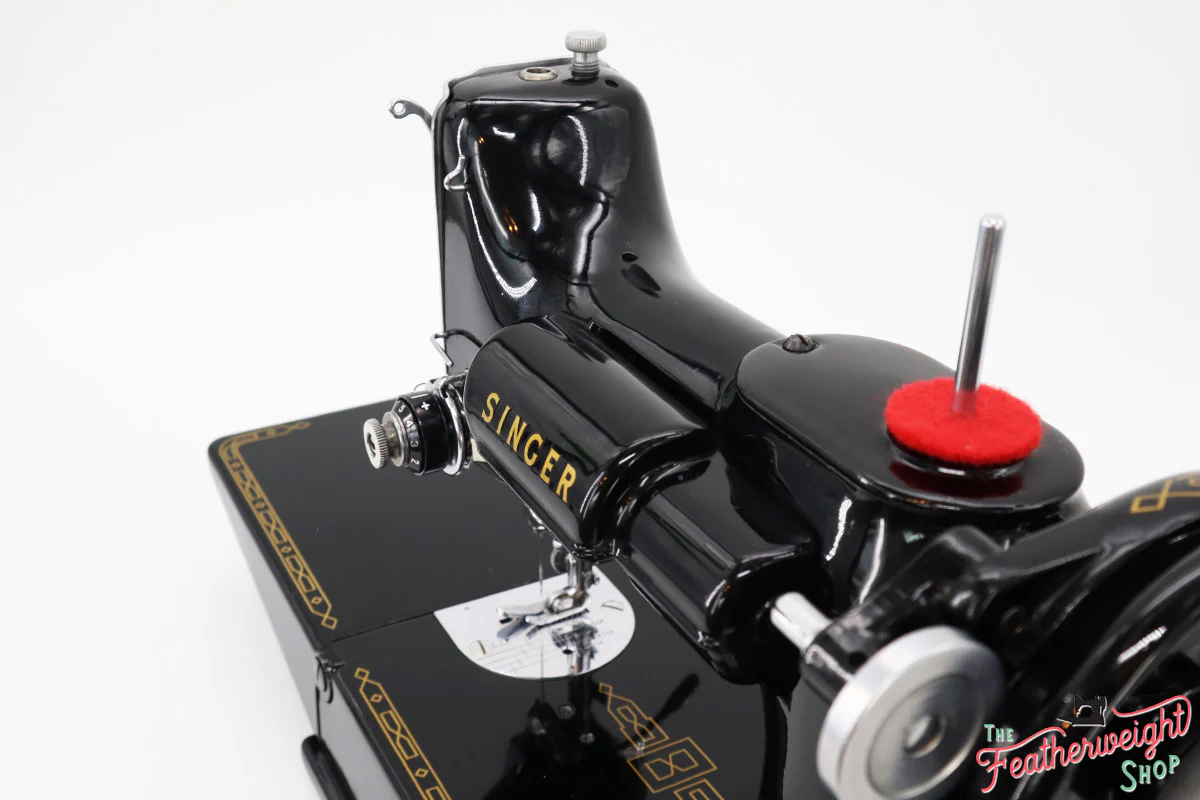 Singer Featherweight 221 Sewing Machine, AM1564** - Image 14