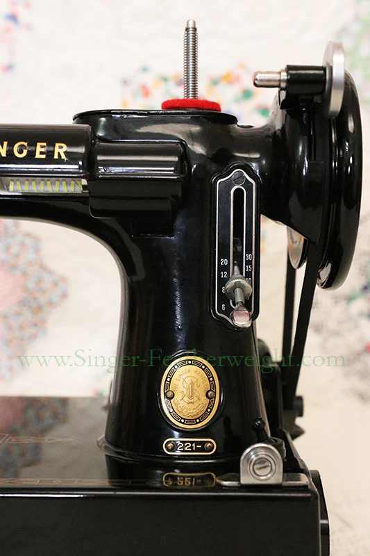 Singer Featherweight 221 Sewing Machine, AM161*** - Image 15