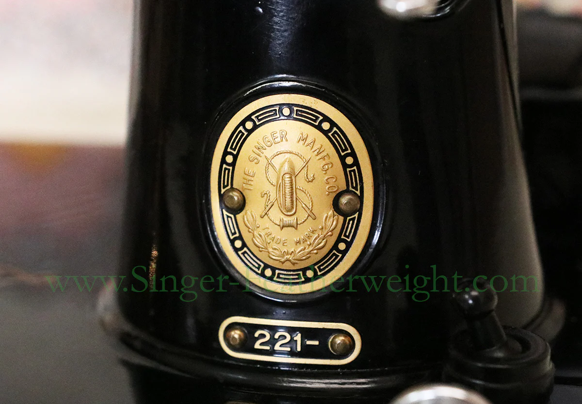 Singer Featherweight 221 Sewing Machine, AM161*** - Image 16