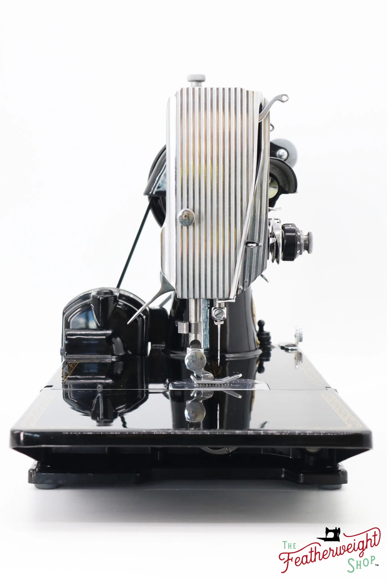 Singer Featherweight 221 Sewing Machine, AM1615** - 1955 - Image 4