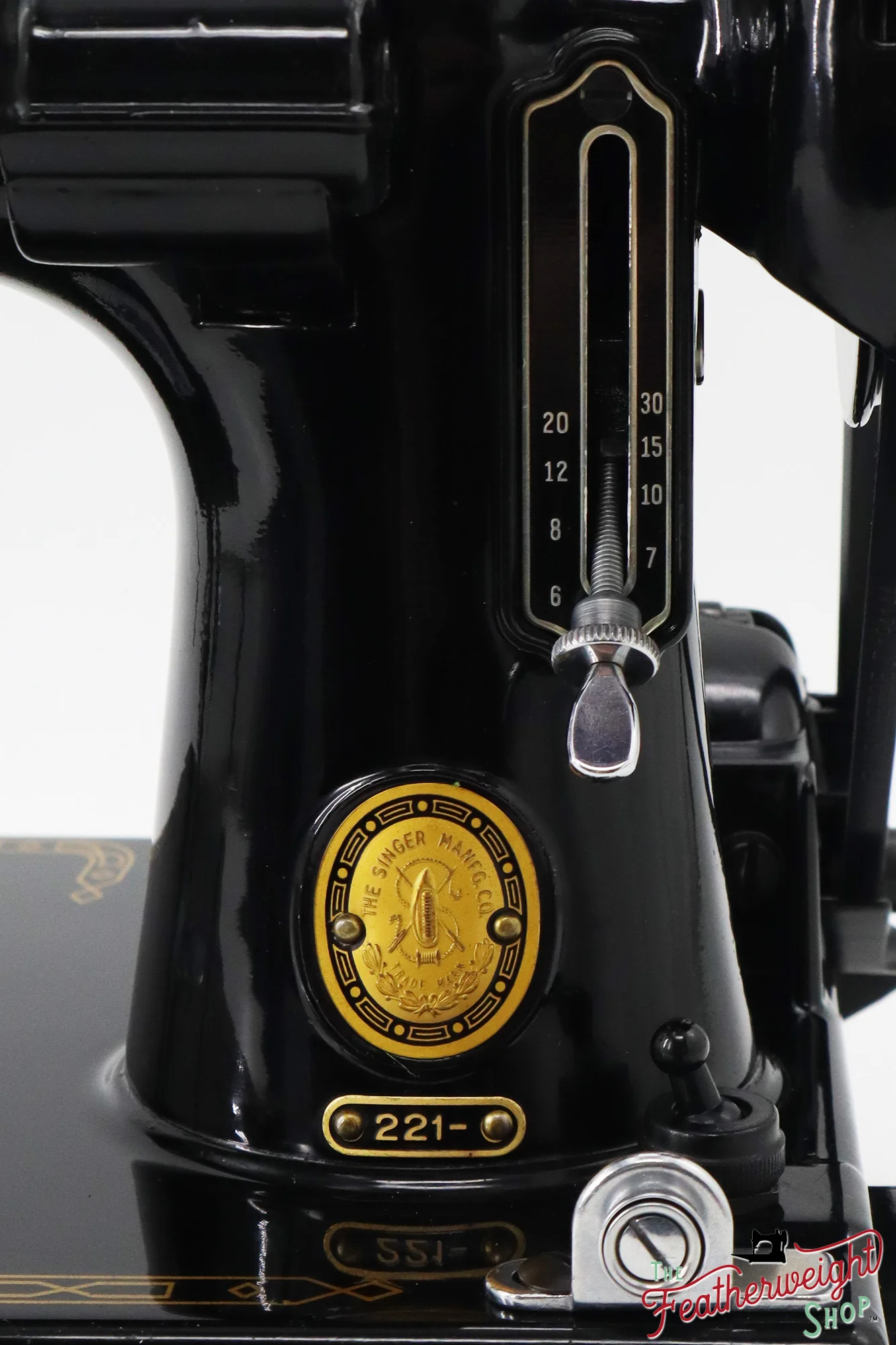 Singer Featherweight 221 Sewing Machine, AM1620** - 1955 - Image 13