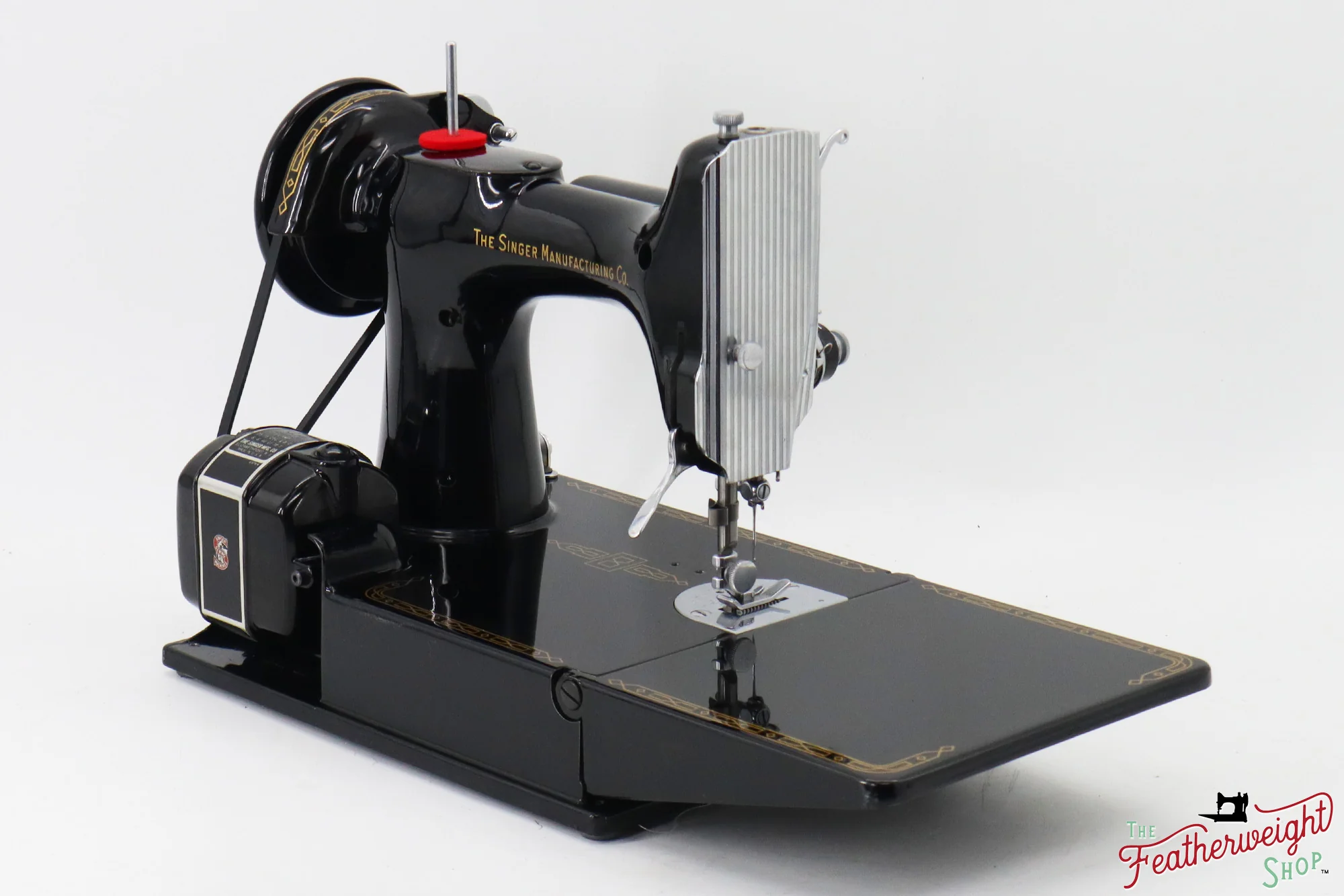 Singer Featherweight 221 Sewing Machine, AM1620** - 1955 - Image 4