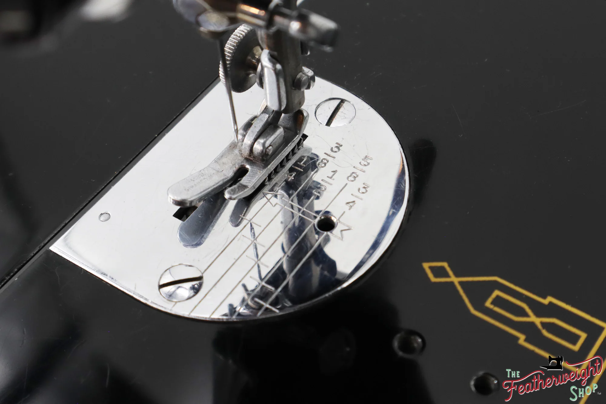 Singer Featherweight 221 Sewing Machine, AM164*** - 1955 - Image 14