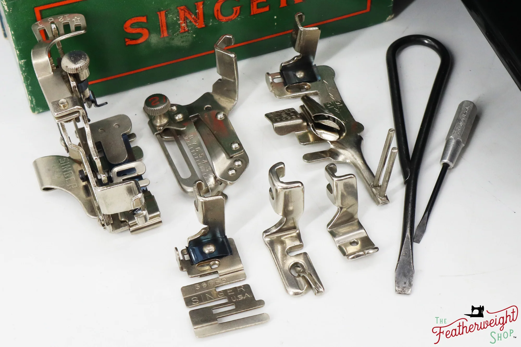 Singer Featherweight 221 Sewing Machine, AM164*** - 1955 - Image 17