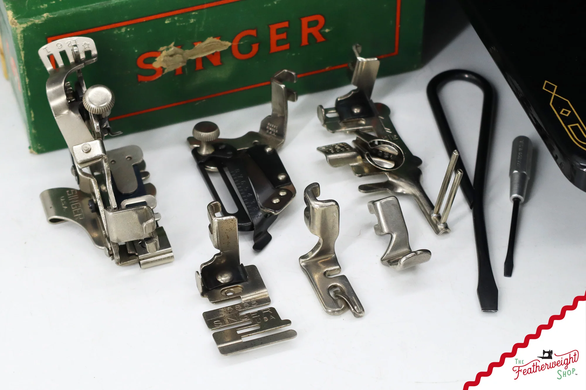 Singer Featherweight 221 Sewing Machine, AM167*** - 1955 - Image 17