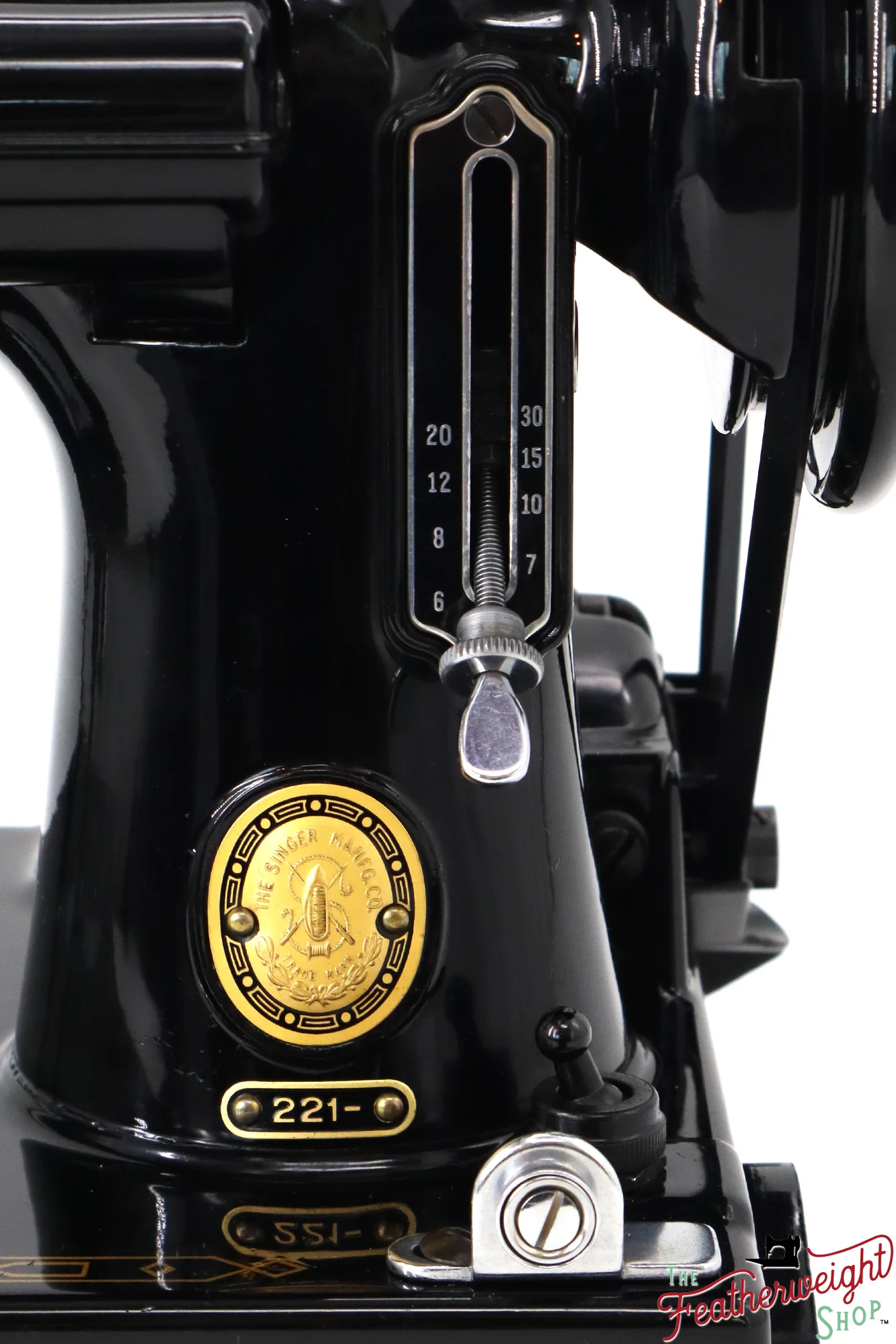 Singer Featherweight 221 Sewing Machine, AM171*** - 1955 - Image 11
