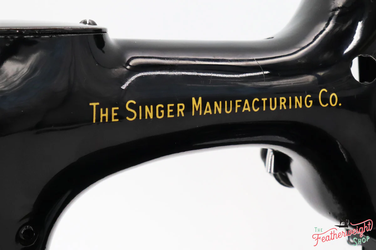Singer Featherweight 221 Sewing Machine, AM172*** - Image 12