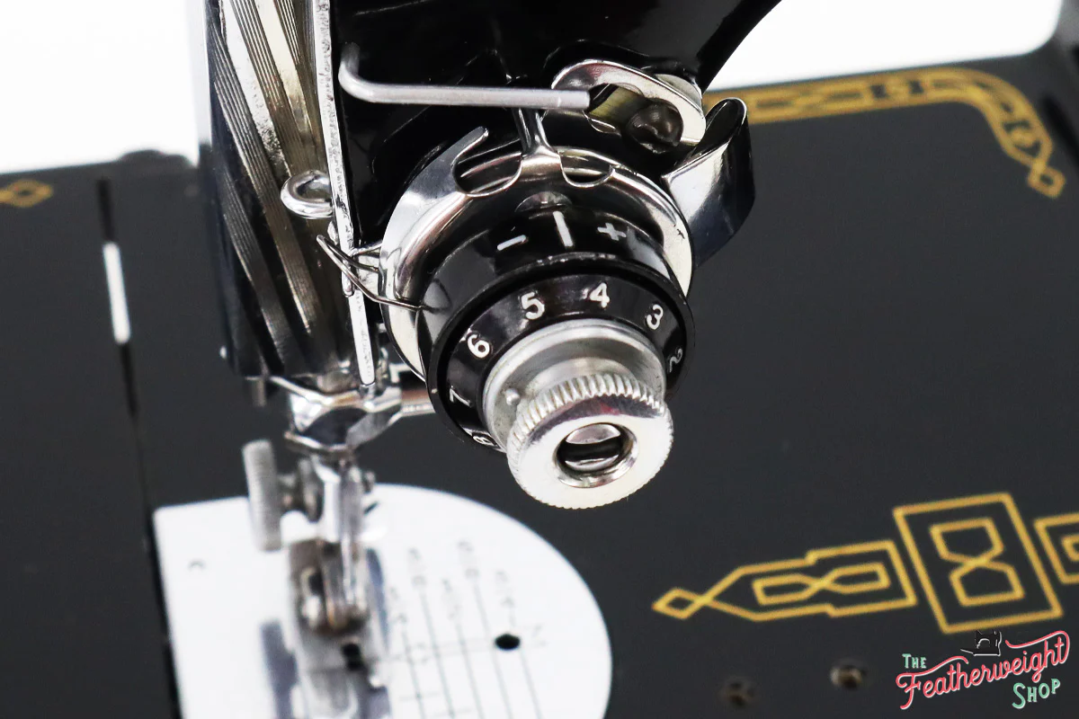 Singer Featherweight 221 Sewing Machine, AM172*** - Image 14