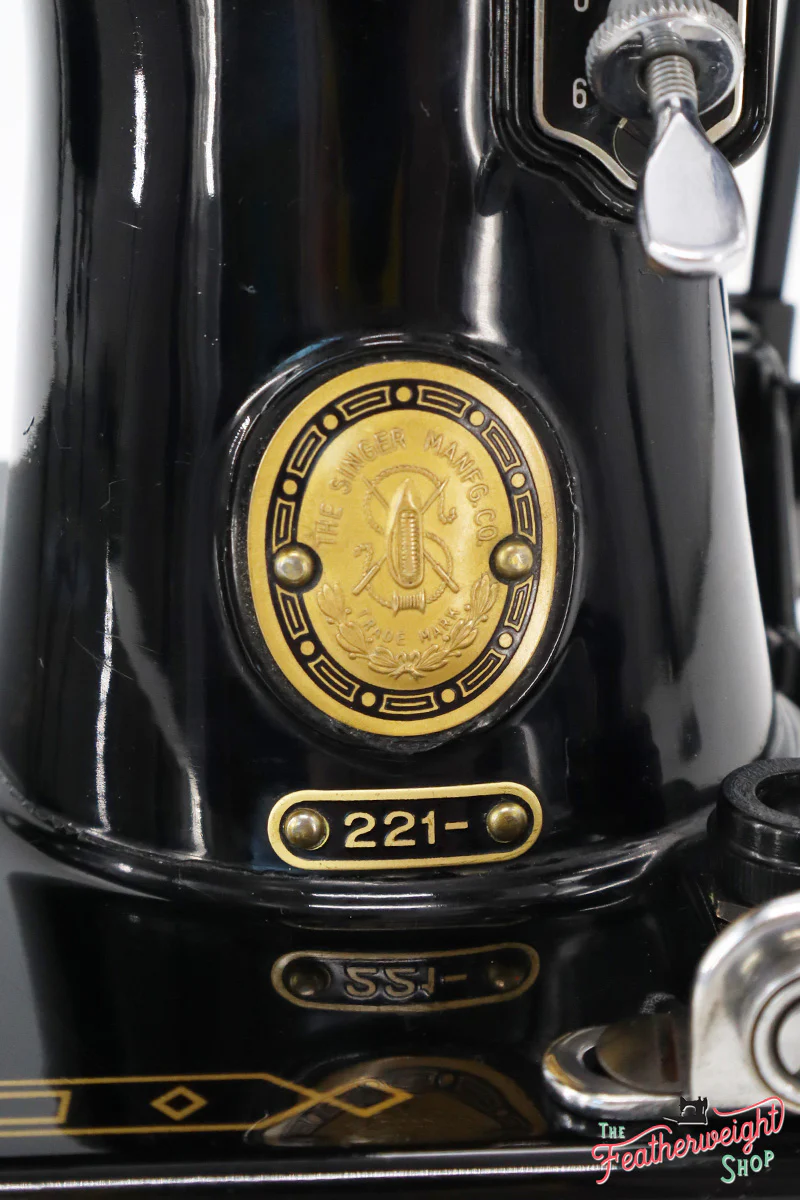Singer Featherweight 221 Sewing Machine, AM172*** - Image 16