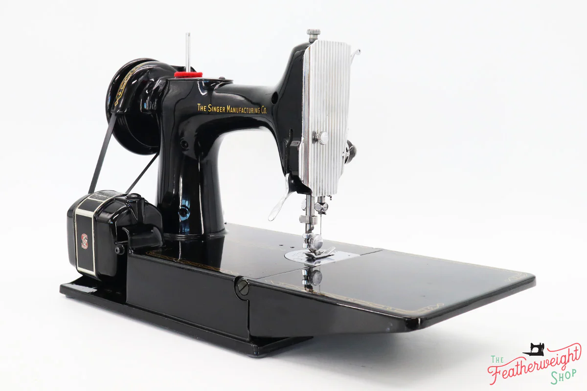 Singer Featherweight 221 Sewing Machine, AM172*** - Image 6