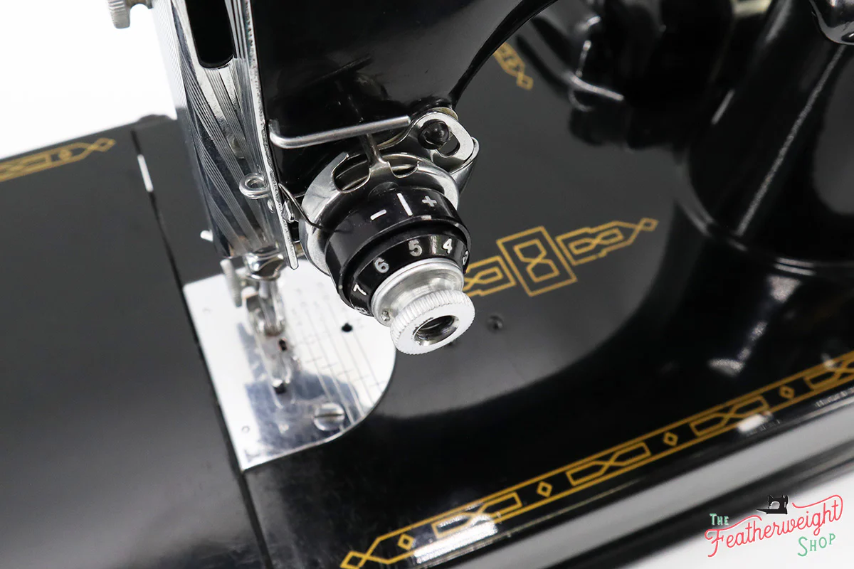 Singer Featherweight 221 Sewing Machine, AM177*** - Image 13