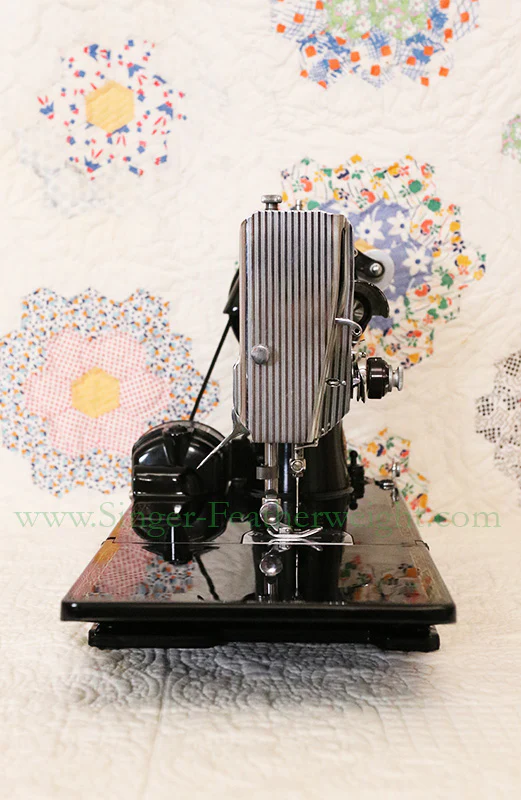 Singer Featherweight 221 Sewing Machine, AM186*** - Image 4