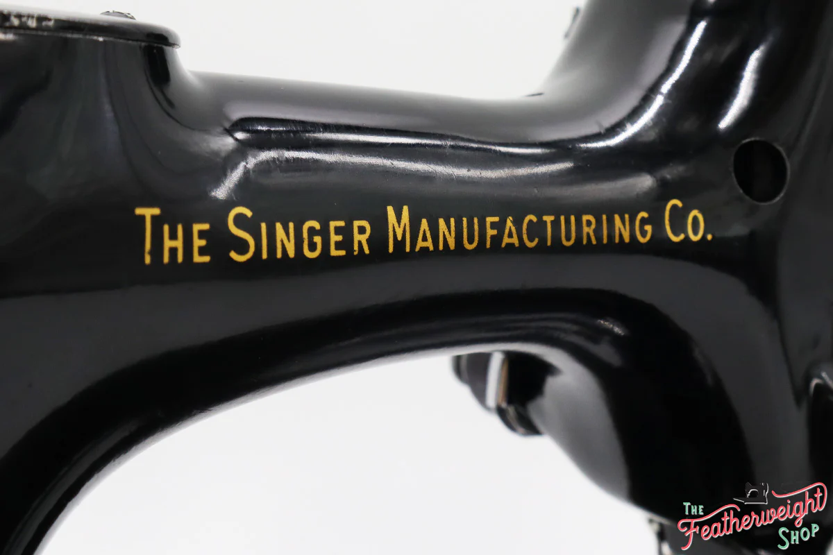 Singer Featherweight 221 Sewing Machine, AM1865** - Image 13