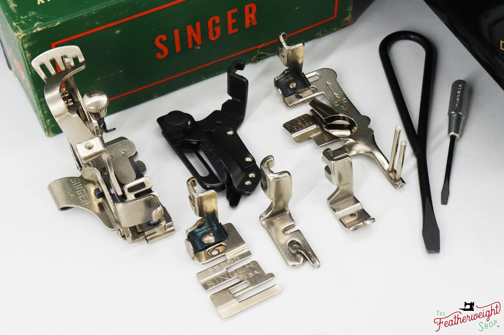 Singer Featherweight 221 Sewing Machine, AM364*** - 1956 - Image 18