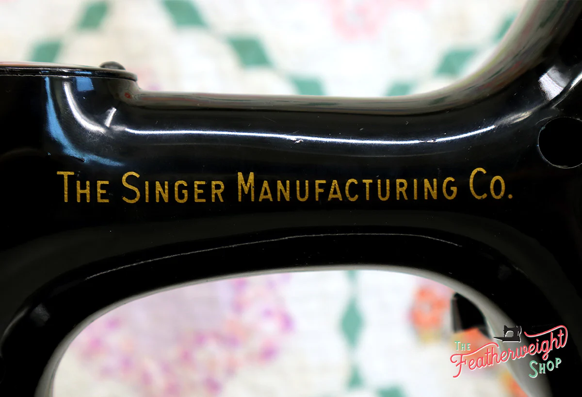 Singer Featherweight 221 Sewing Machine, AM372*** - Image 14